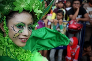 Illustration for article titled A Trip To The Jember Fashion Carnival